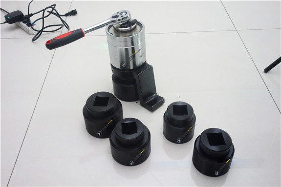 Ť�ر��������b��ֱ����˨